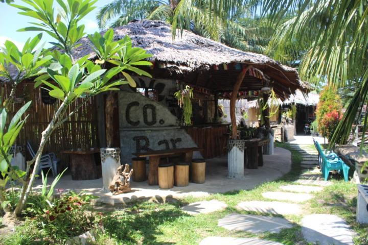 Eco Trekking Lodge, Bar & Jungle Tour'S Букит Лаванг Екстериор снимка