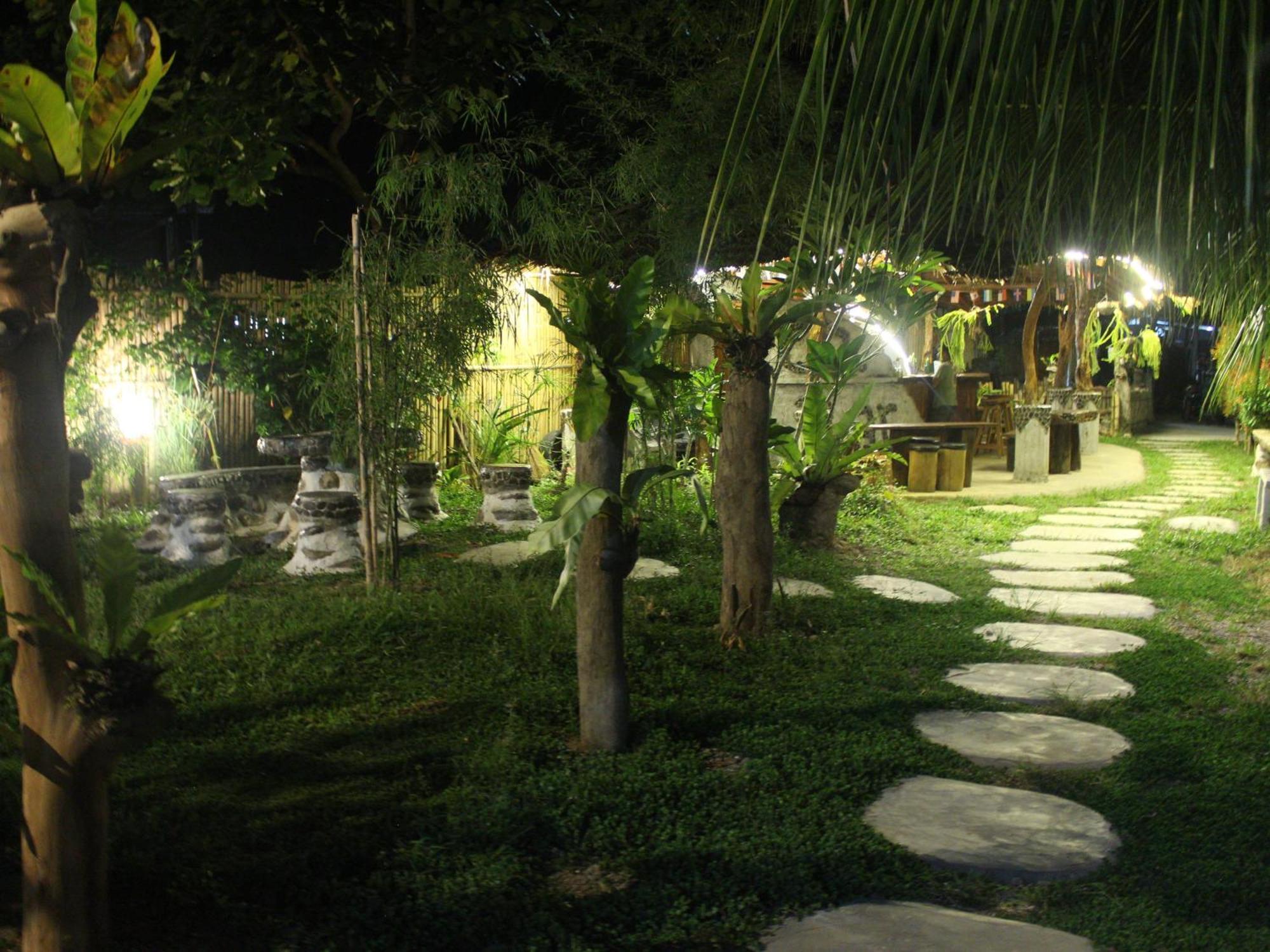 Eco Trekking Lodge, Bar & Jungle Tour'S Букит Лаванг Екстериор снимка